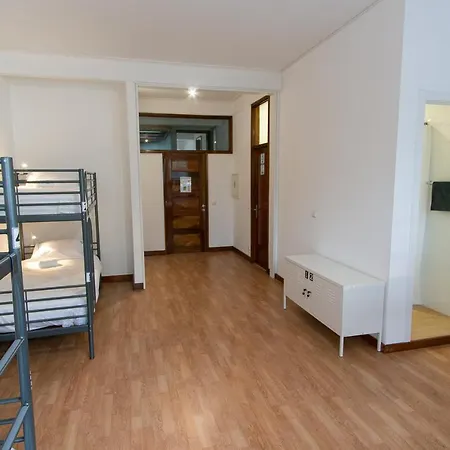 Change The World - - Santa Catarina Hostel Porto