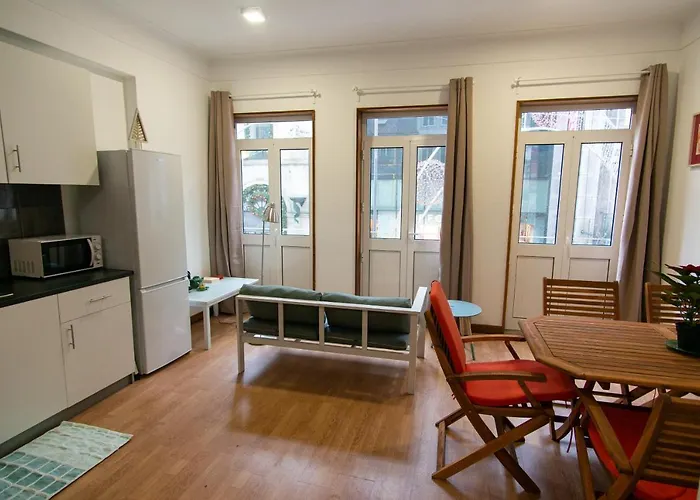 Change The World - - Santa Catarina Hostel Porto