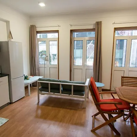 Change The World - - Santa Catarina Hostel Porto