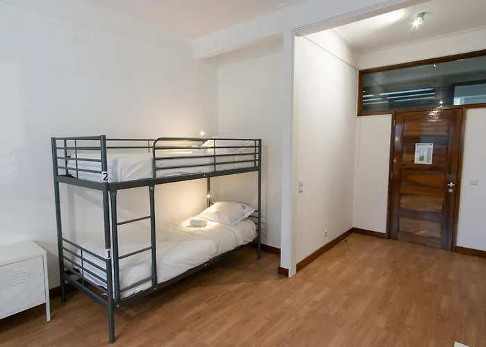 Change The World - - Santa Catarina Auberge de jeunesse Oporto