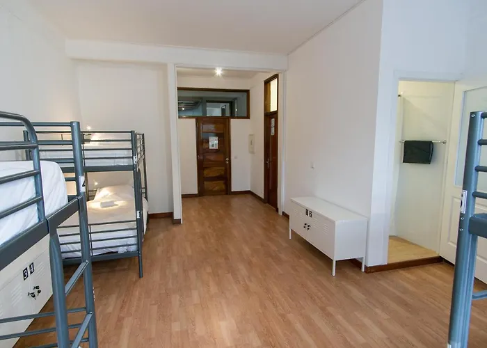 Change The World - - Santa Catarina Auberge de jeunesse Oporto